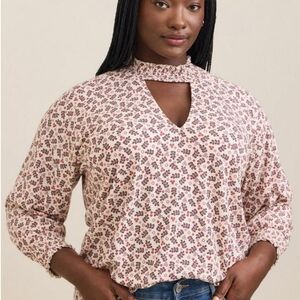 🆕️ Torrid Textured Choker Neck Top